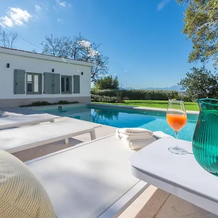 Acogedora Y Con Estilo Villa *